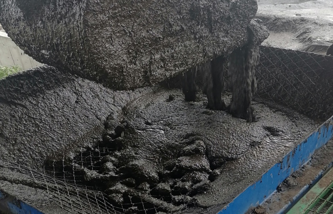 含油污泥處理目前主要是通過(guò)預(yù)處理來(lái)實(shí)現(xiàn)