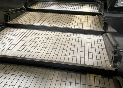 篩網(wǎng)是泥漿凈化設(shè)備上最常用的配件