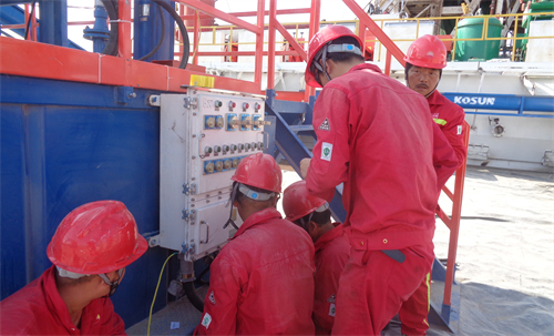 石油鉆井泥漿處理現(xiàn)場：正常鉆進(jìn)時如何觀察鉆井液